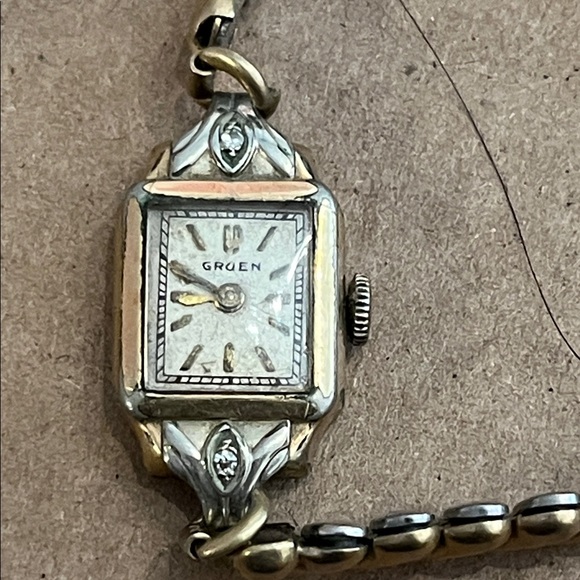 Women's GRUEN 10k gold filled watch  VINTAGE CIRCA 50s diamond front